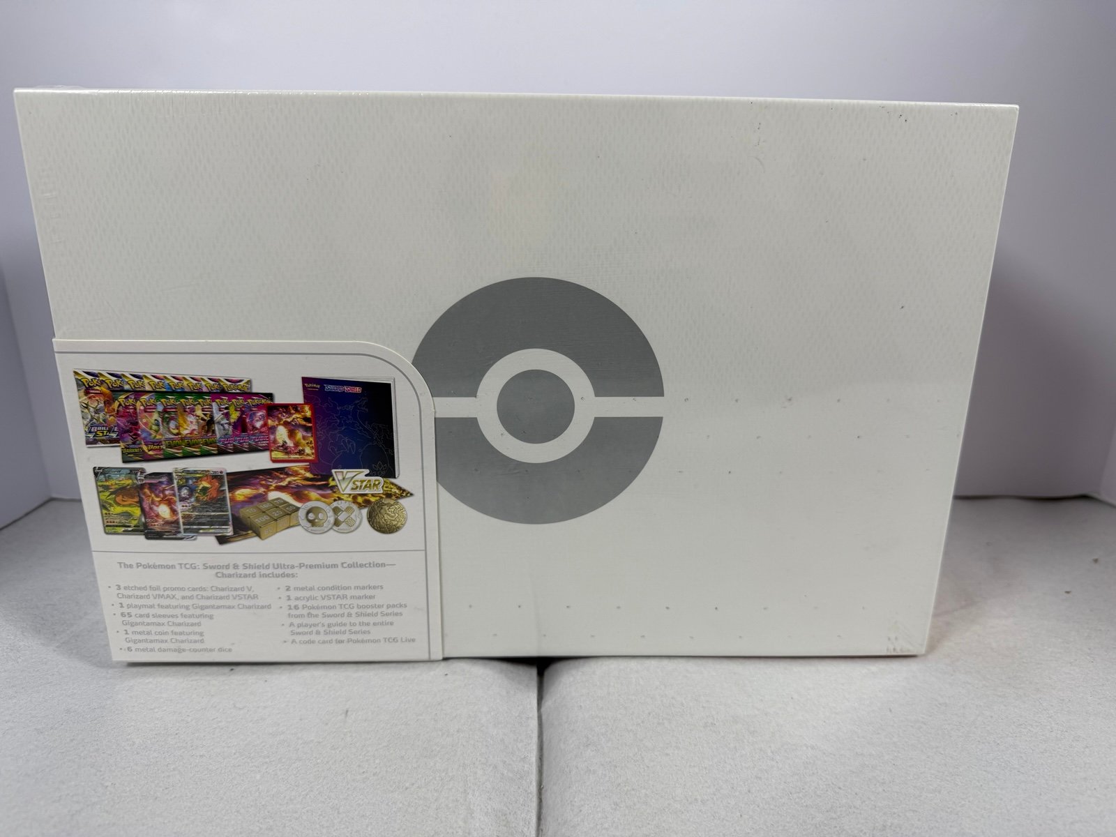 Pokemon TCG: Sword & Shield - Ultra-premium Collection — Charizard - Image 2